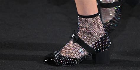 Le scarpe Chanel con glitter sono l’accessorio della Primavera 